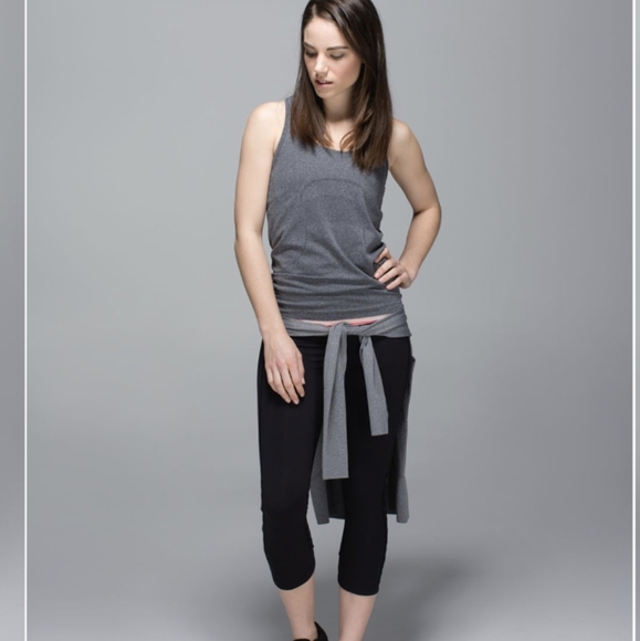 Lululemon Var-City Crop Black / Quiet Stripe Butter Pink Electric Coral - Picture 2 of 15